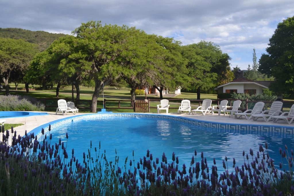 Cabanas Los Algarrobos Вилья-Хенераль-Бельграно Экстерьер фото